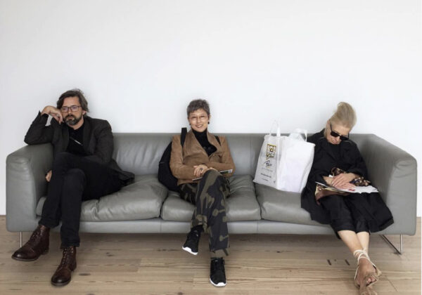KANSO, HBF. Design by Nao Tamura. | Strangers at the far ends, bags deployed as walls. My mother chose the middle seat because the divisions were there.
